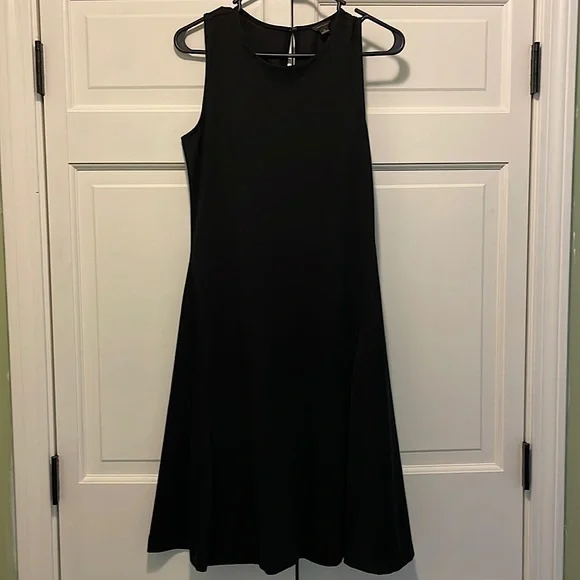 Ann Taylor | Dresses | Size Small Sleeveless Ann Taylor Aline Little Black  Dress | Poshmark